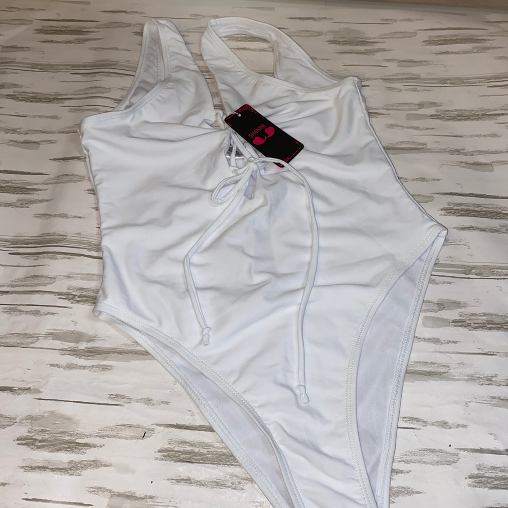 Shekini White Womens Size Small